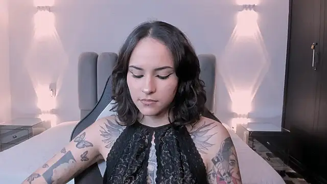 AnnyThompson  online show from January 10, 8:37 pm