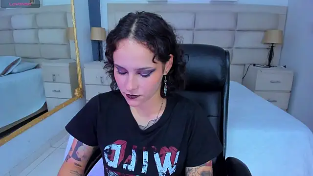 AnnyThompson  online show from October 12, 8:54 pm