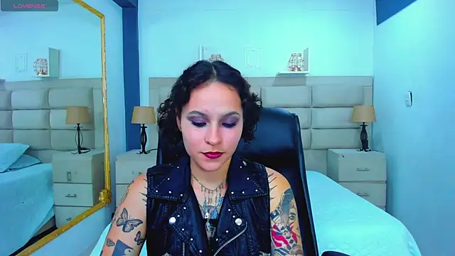 AnnyThompson  online show from September 19, 8:57 pm