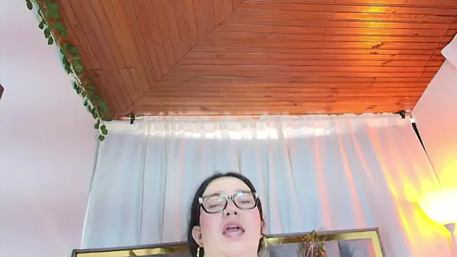 Zoe Curvy online show from February 16, 12:37 pm