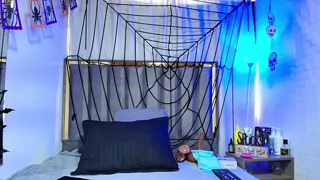 Zoe Curvy online show from October 29, 12:48 pm