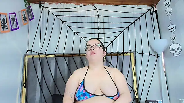 Zoe Curvy online show from October 8, 12:17 pm