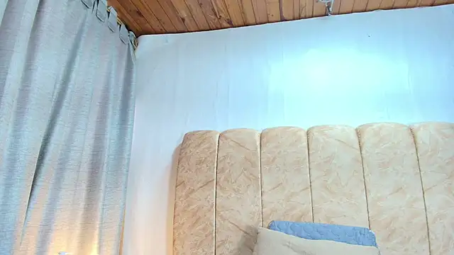 Zoe Curvy online show from November 29, 12:49 pm