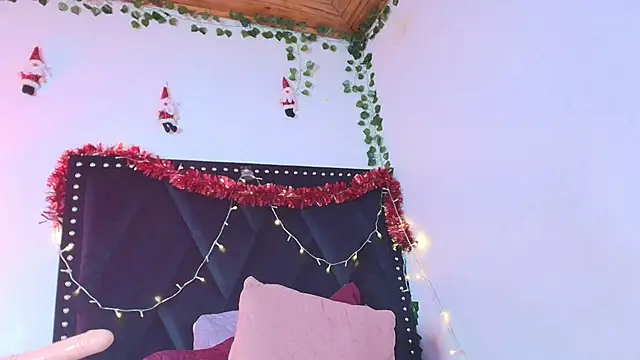 Zoe Curvy online show from December 17, 1:27 pm