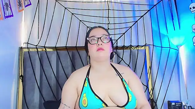 Zoe Curvy online show from October 7, 1:01 pm