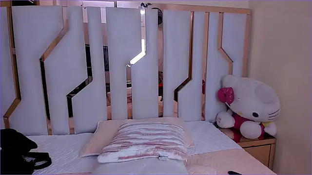 TifanyChill online show from November 11, 6:25 pm