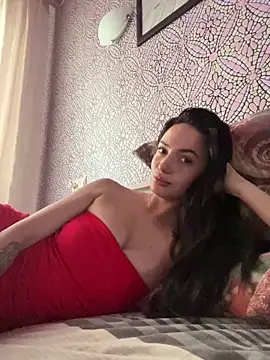 Snapshot of Kristis43 chatting on June 11, 8:33 am Kristis43 online show from June 11, 8:33 am