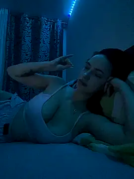 Snapshot of Kristis43 chatting on September 20, 2:27 am Kristis43 online show from September 20, 2:27 am
