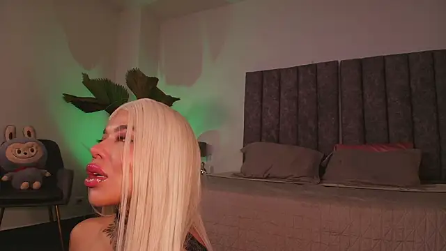 milaivanova online show from March 10, 11:47 am