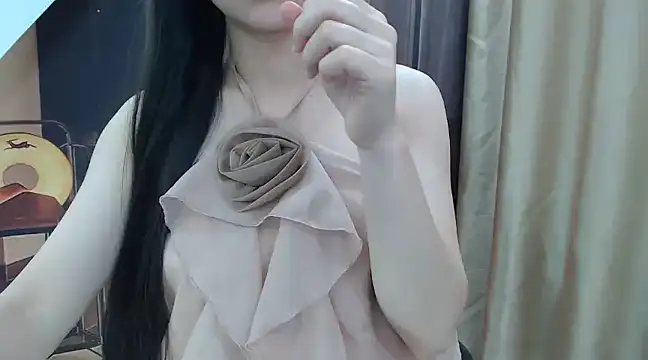 Snapshot of KaleAnisa chatting on March 17, 1:35 am KaleAnisa online show from March 17, 1:35 am
