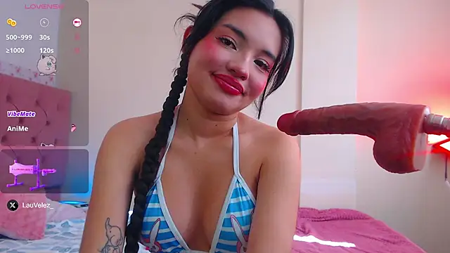 lauvelez   online show from April 14, 1:27 pm