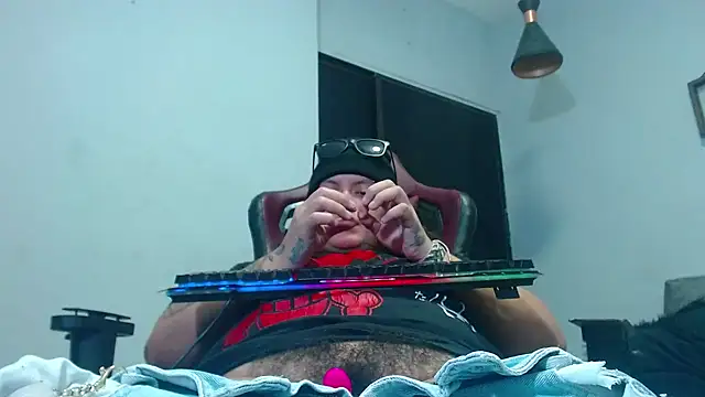 snowflake xxx online show from November 12, 7:45 am