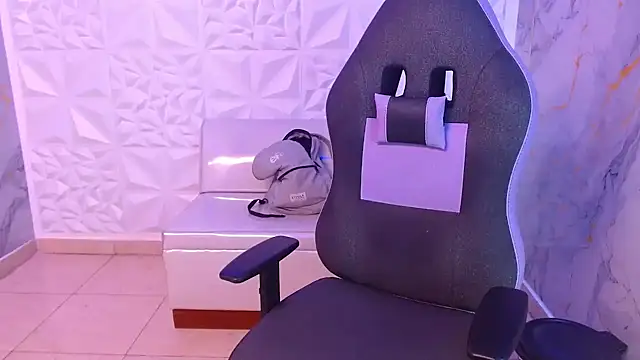 snowflake xxx online show from March 4, 4:31 am