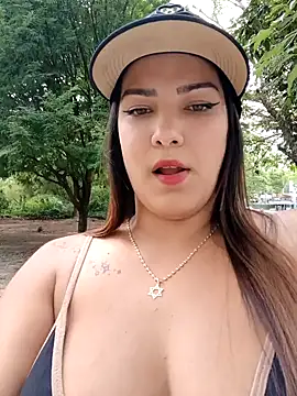 Snapshot of camiysebas21 chatting on September 17, 8:33 pm camiysebas21 online show from September 17, 8:33 pm