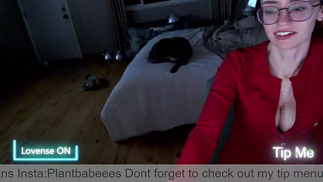 Plantbabeee online show from March 25, 3:28 am