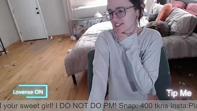 Plantbabeee online show from April 9, 5:52 pm