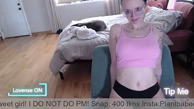 Plantbabeee online show from May 8, 5:17 pm