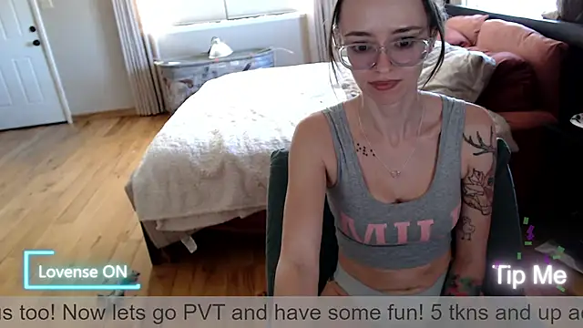 Plantbabeee online show from March 20, 4:30 pm