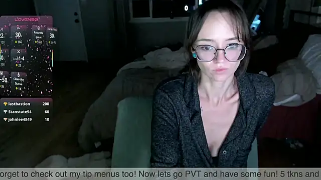 Snapshot of Plantbabeee chatting on October 5, 3:41 am Plantbabeee online show from October 5, 3:41 am