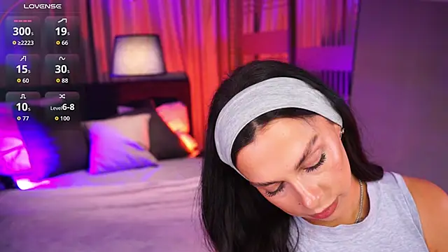 LunaNight online show from April 12, 8:56 pm