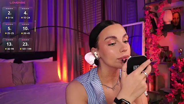 LunaNight online show from October 26, 8:31 pm