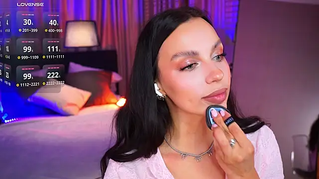 LunaNight online show from April 18, 8:42 pm