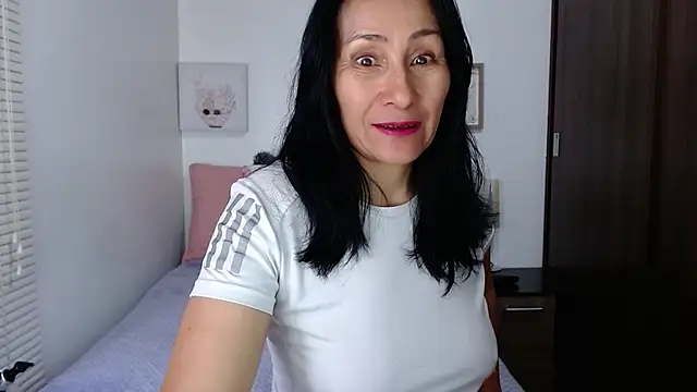 Maira B online show from March 4, 3:09 pm