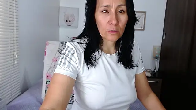 Maira B online show from April 16, 6:19 pm