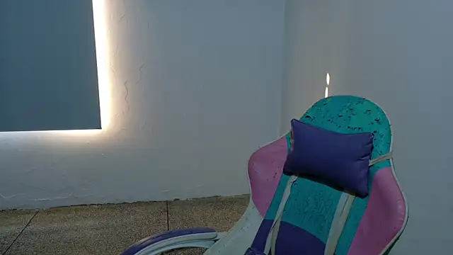 WandaDoll online show from April 11, 12:20 pm