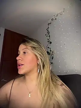 eleecttraa 12 online show from February 28, 9:01 pm