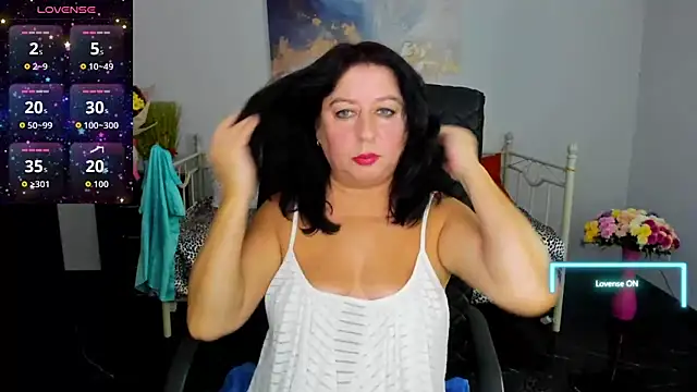 Julia Dean online show from December 4, 1:21 pm