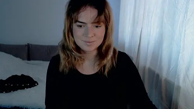 ChloeJewel1 online show from April 5, 5:03 am