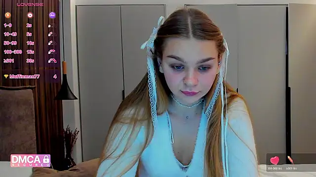 Molly sweetie online show from November 24, 7:30 am