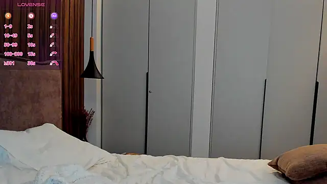 Molly sweetie online show from November 4, 7:12 am