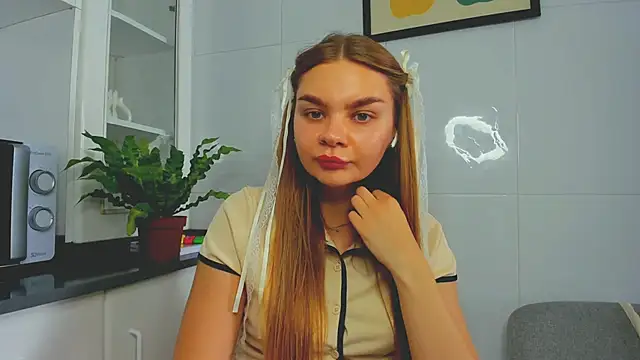 Snapshot of Molly_sweetie chatting on June 12, 1:09 pm Molly sweetie online show from June 12, 1:09 pm