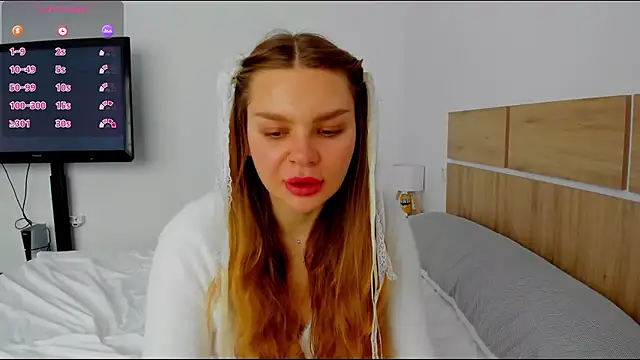 Molly sweetie online show from April 4, 6:20 am