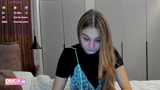 Molly sweetie online show from November 18, 7:11 am