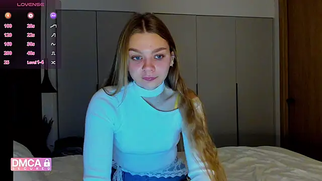 Molly sweetie online show from December 5, 7:18 am