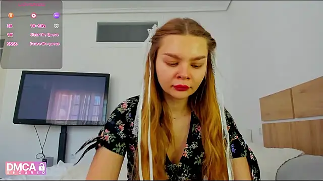 Snapshot of Molly_sweetie chatting on May 13, 6:31 am Molly sweetie online show from May 13, 6:31 am