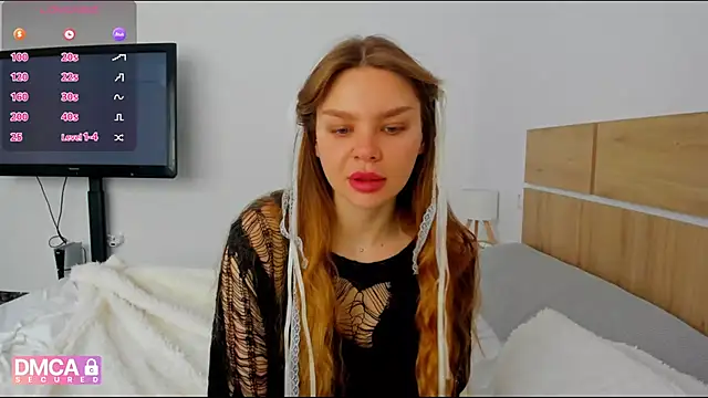 Molly sweetie online show from April 8, 6:26 am