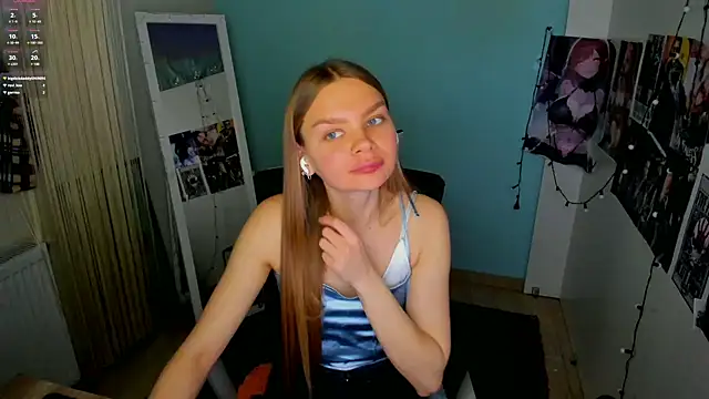 Snapshot of Molly_sweetie chatting on March 15, 10:13 am Molly sweetie online show from March 15, 10:13 am