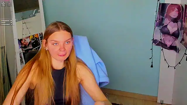 Snapshot of Molly_sweetie chatting on March 22, 10:28 am Molly sweetie online show from March 22, 10:28 am