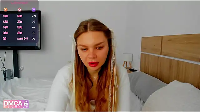 Molly sweetie online show from April 13, 6:28 am