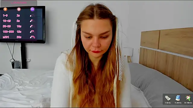 Molly sweetie online show from April 3, 6:20 am