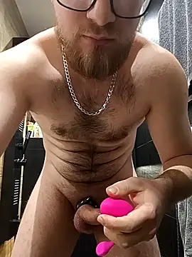 Snapshot of Sweet_bear69 chatting on February 11, 8:10 pm Sweet bear69 online show from February 11, 8:10 pm