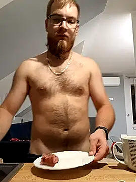 Snapshot of Sweet_bear69 chatting on September 16, 7:15 pm Sweet bear69 online show from September 16, 7:15 pm