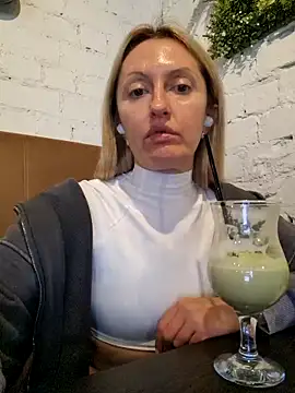 Miss    Mia  online show from October 2, 9:34 am