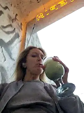 Miss    Mia  online show from October 13, 1:45 pm