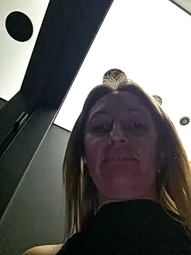 Miss    Mia  online show from January 7, 11:59 am