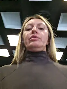 Miss    Mia  online show from December 5, 10:14 am